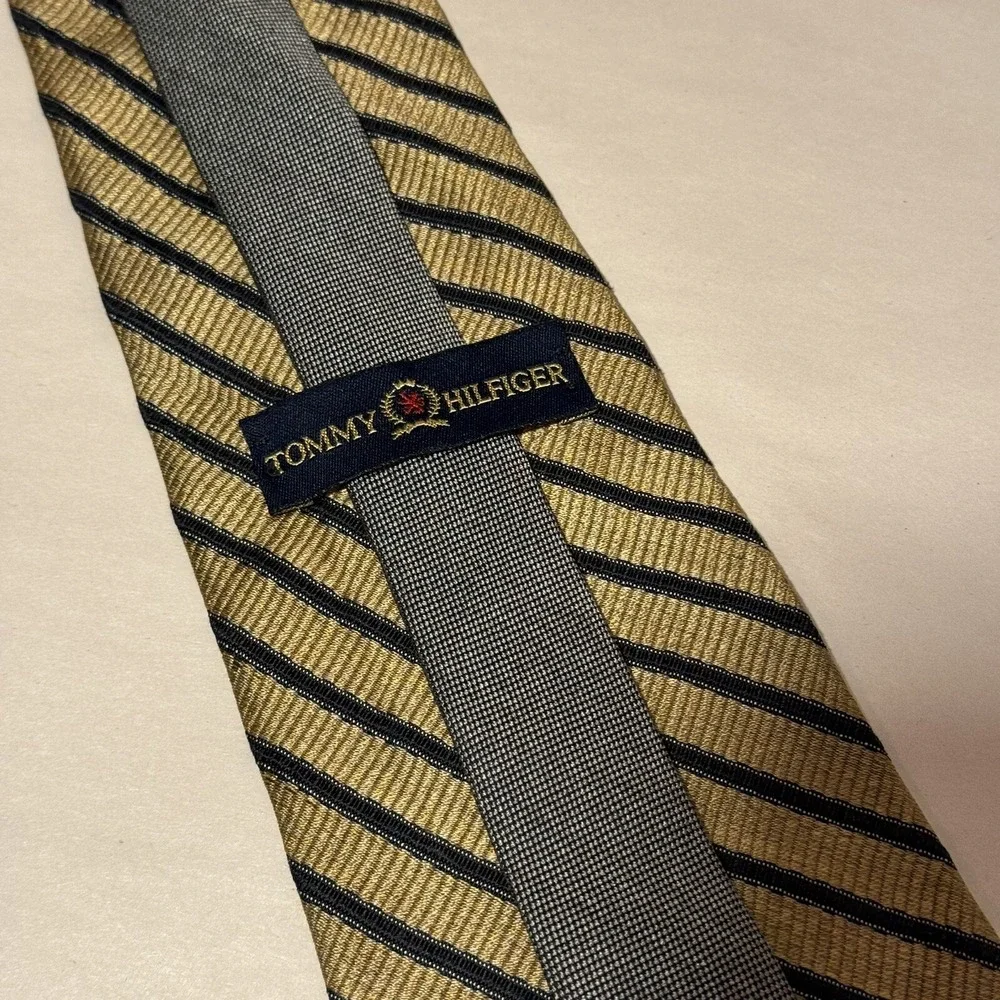 Tommy‎ Hilfiger Men's Silk Necktie Tie Striped Vintage USA